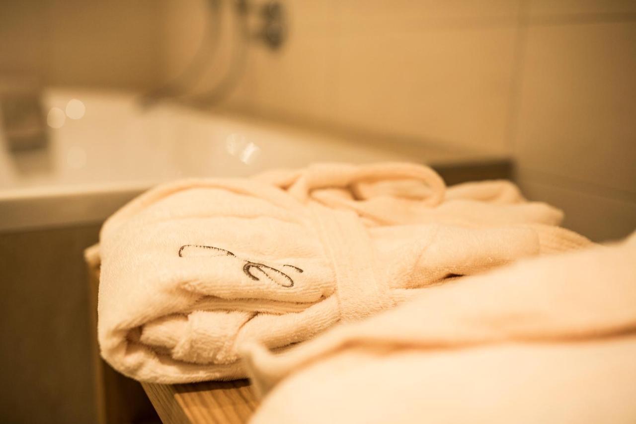 Slow Living Suite - Ferienwohnung Mit Privater Sauna & Garten Fiss Eksteriør bilde